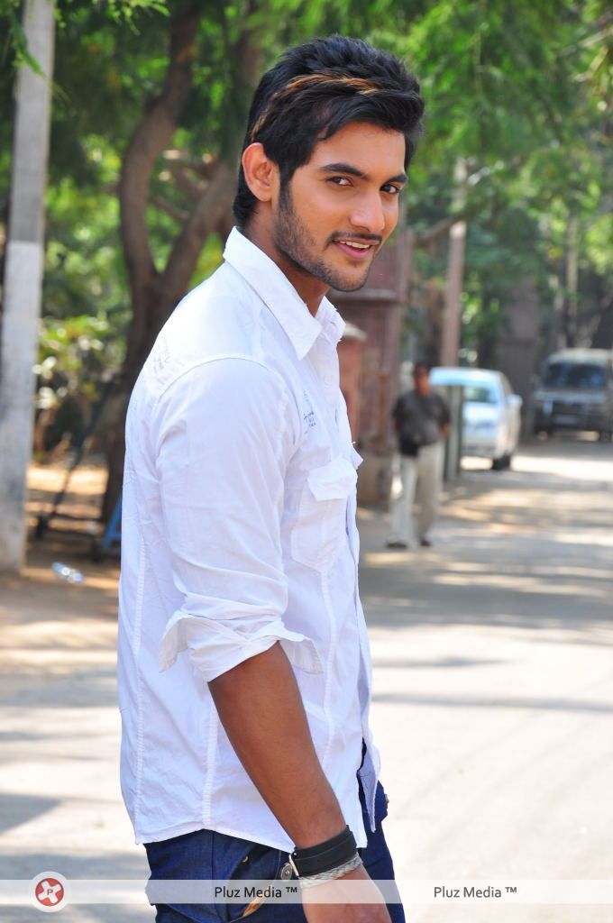 Aadi at Lovely Press Meet - Arrivals - Pictures | Picture 122198